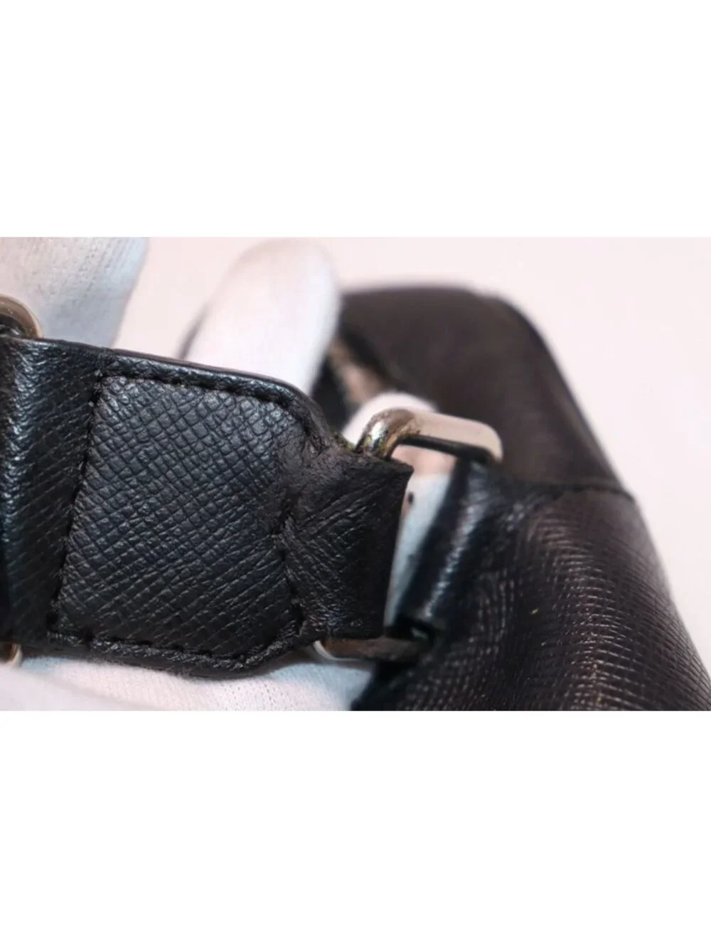 Louis Vuitton Taiga Anton Messenger PM Shoulder Bag
